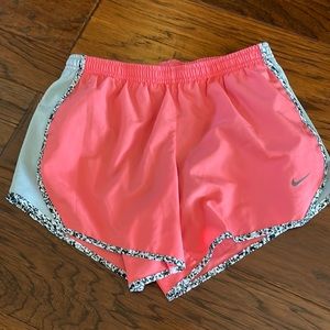 EUC Nike athletic shorts size Girls L